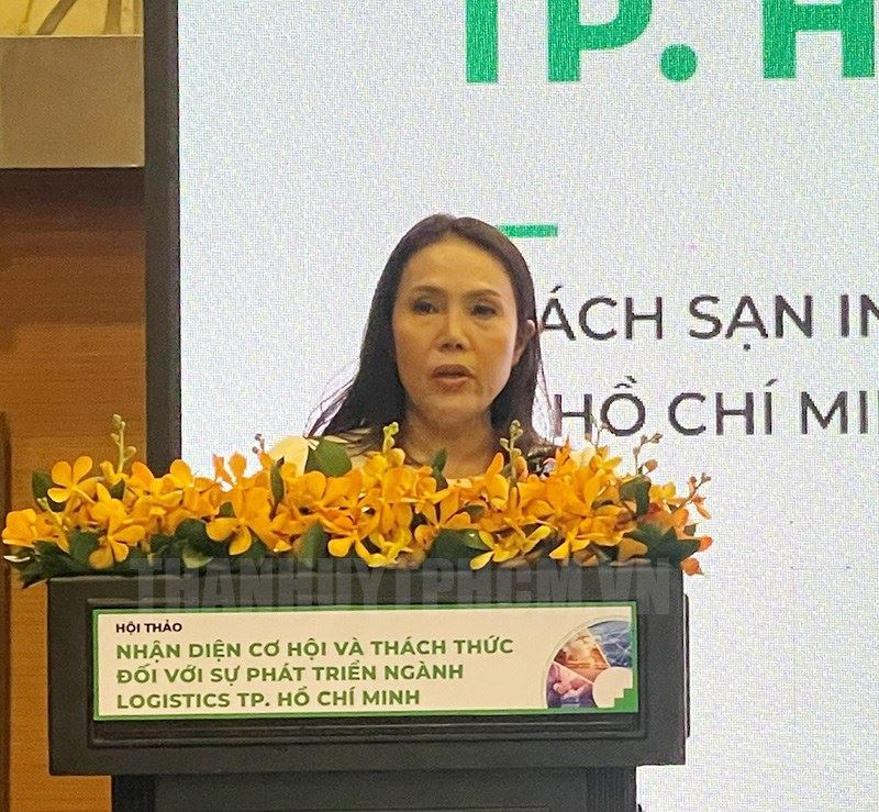 Chủ tịch Hiệp hội Logicstics TPHCM Đặng Thị Minh Phương phát biểu tại hội thảo.