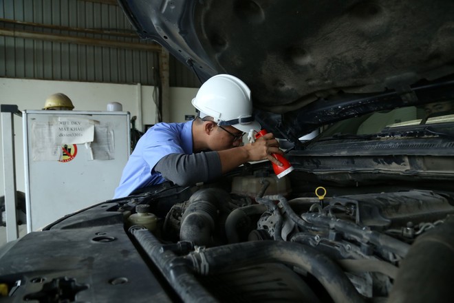 Phó Thủ tướng đồng ý giãn chu kỳ kiểm định, chủ xe có thể thực hiện trực tuyến ảnh 1